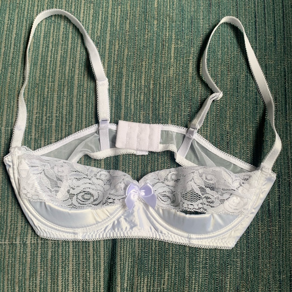 White lace bra